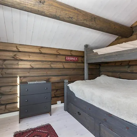 New Timber With Stunning Views And Comfort *